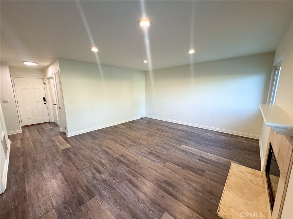 9952 Independence Avenue - Photo 15