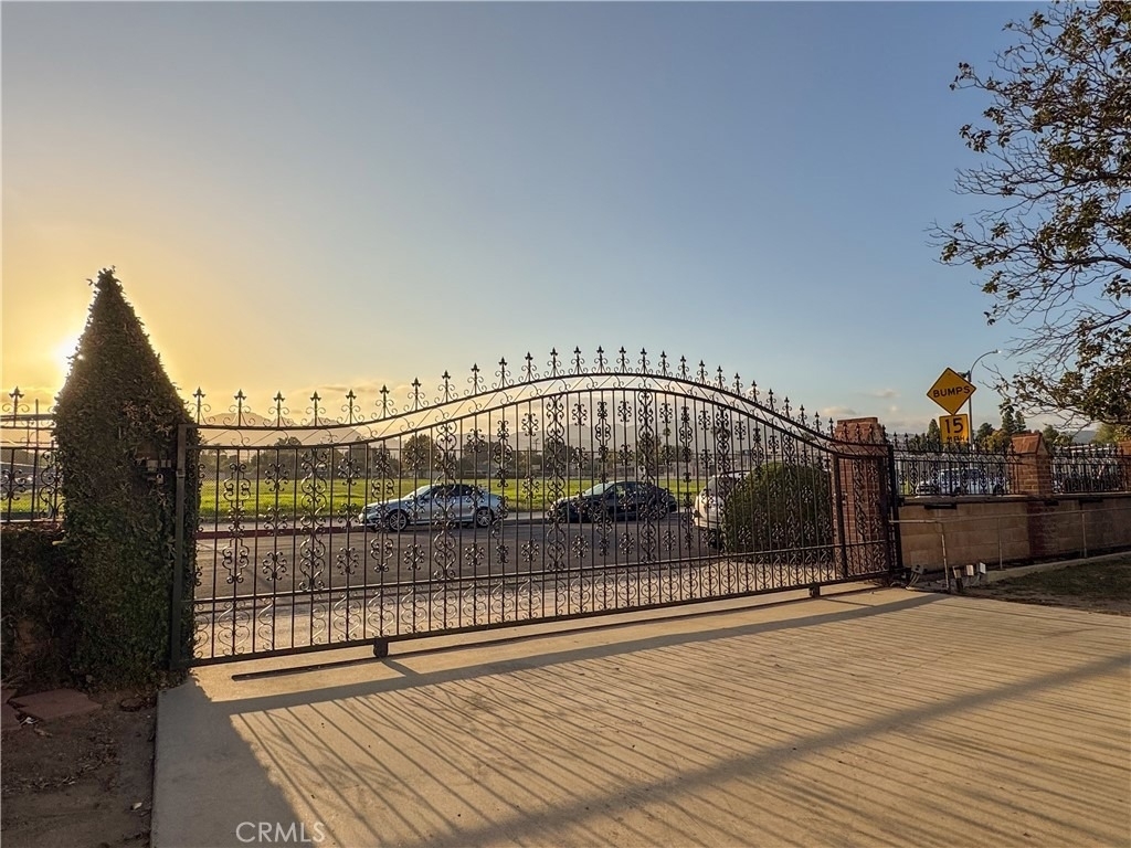 9952 Independence Avenue - Photo 3