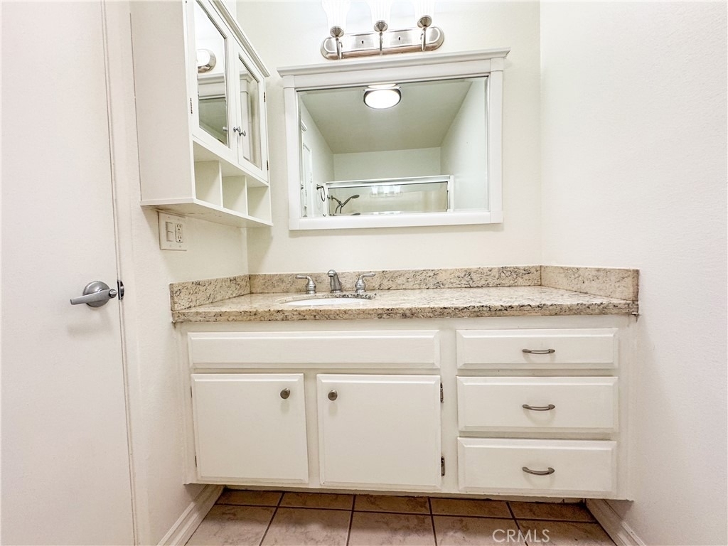 9952 Independence Avenue - Photo 27