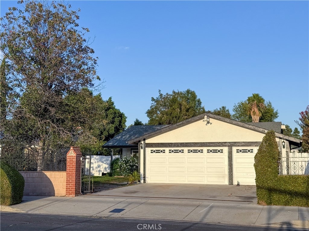 9952 Independence Avenue - Photo 0