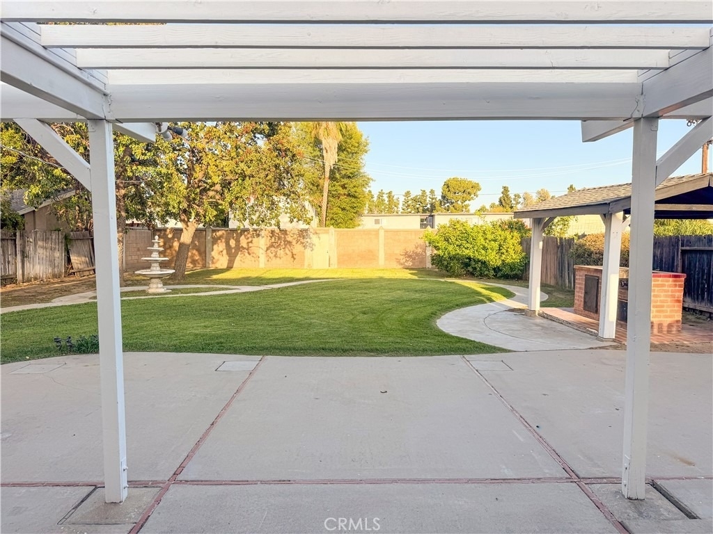 9952 Independence Avenue - Photo 31