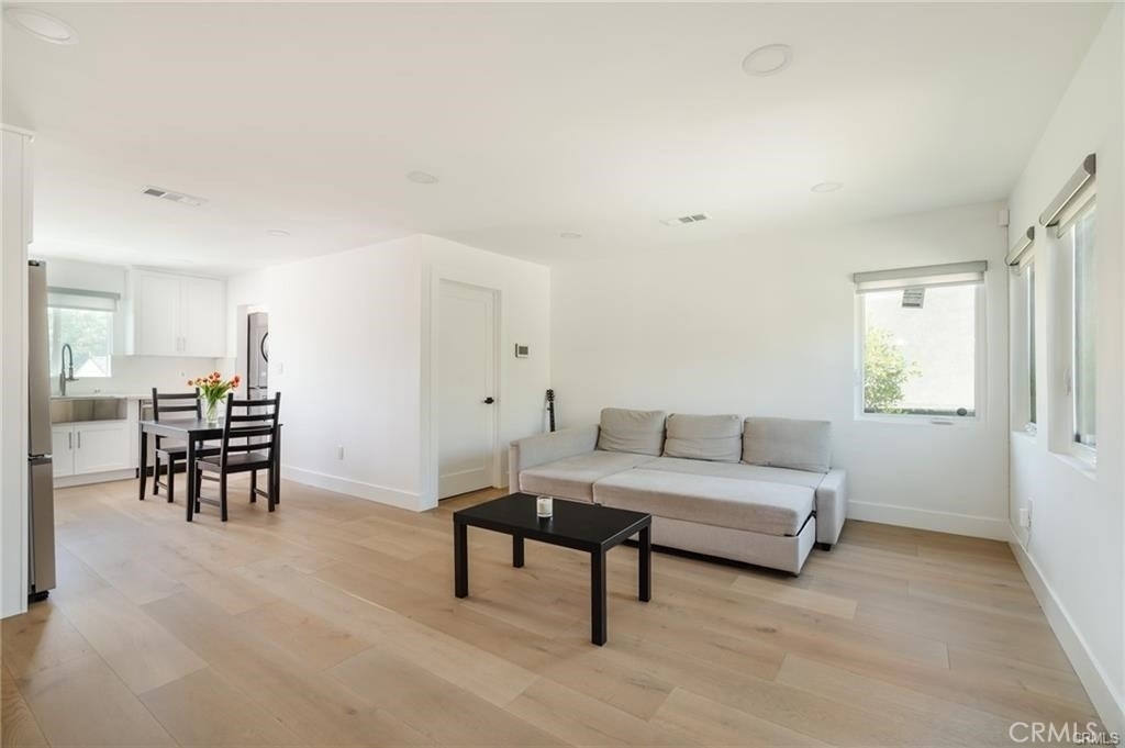 3023 Glendon Avenue - Photo 8