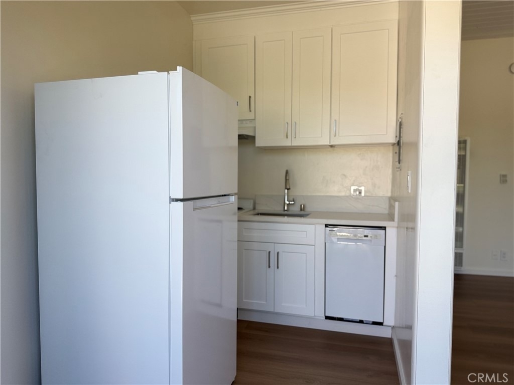 13223 Moorpark Street - Photo 2