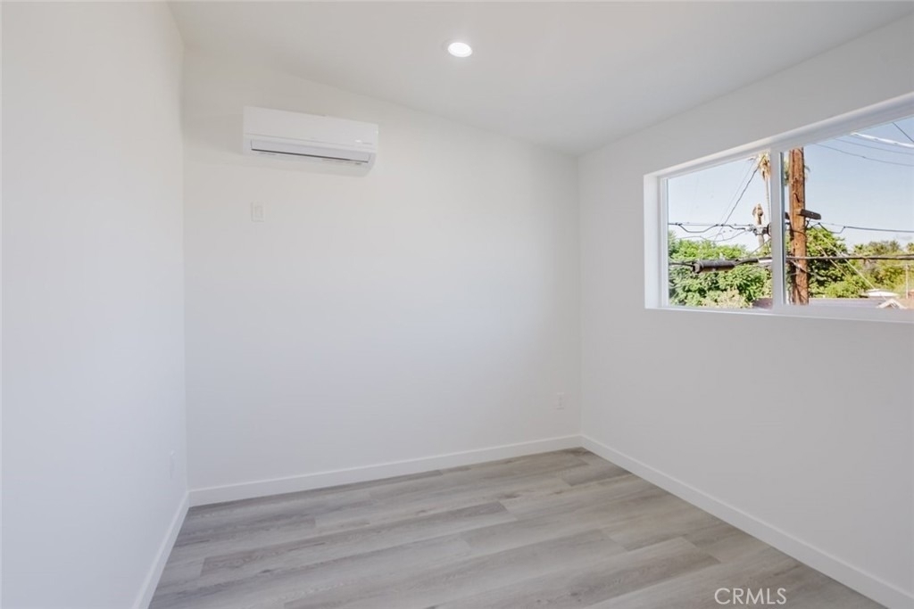 9707 Willis Avenue - Photo 16