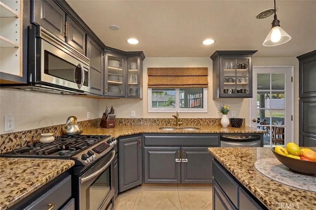 3546 Hillview Drive - Photo 7