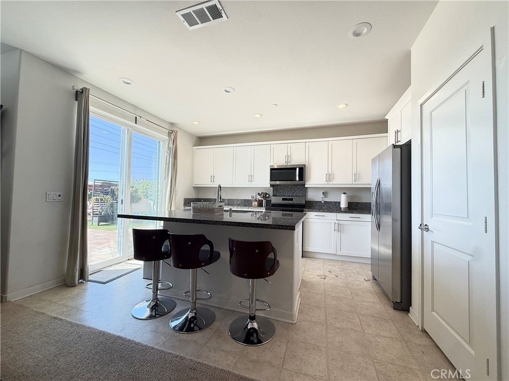 13866 Farmhouse Avenue - Photo 3