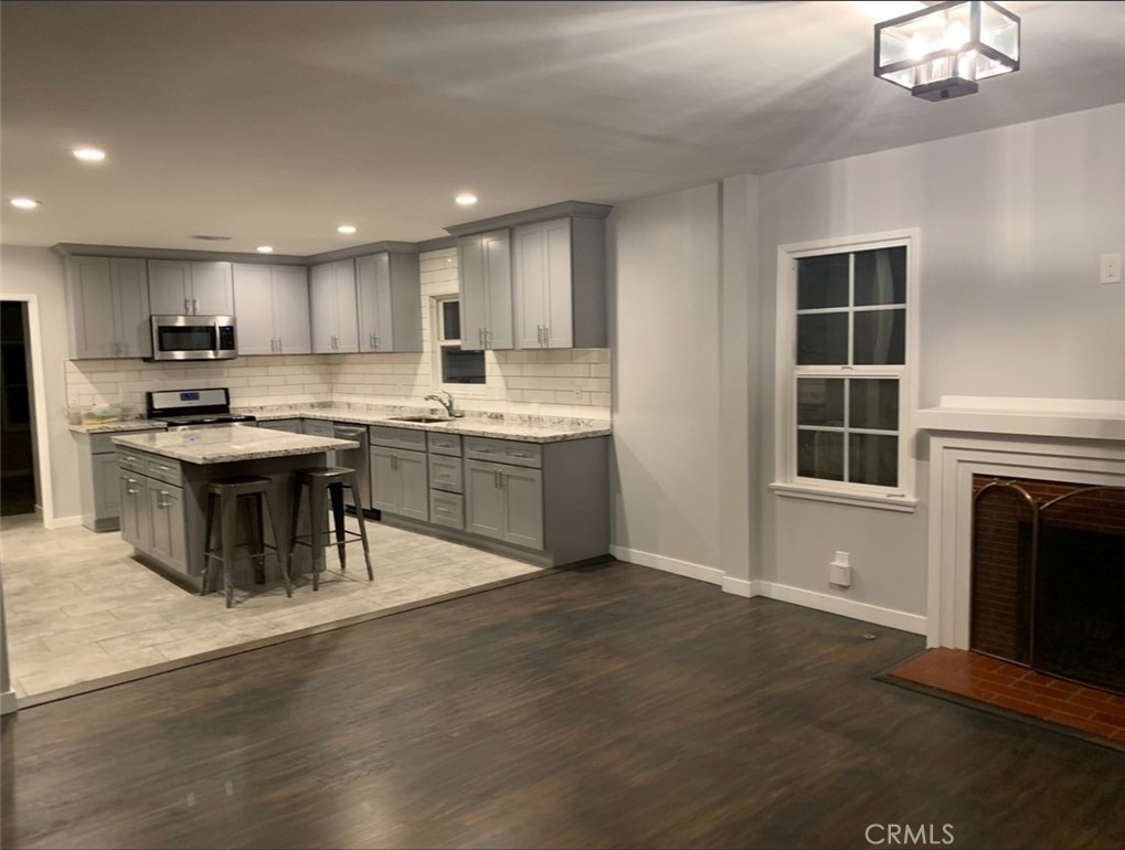 608 Drake - Photo 1
