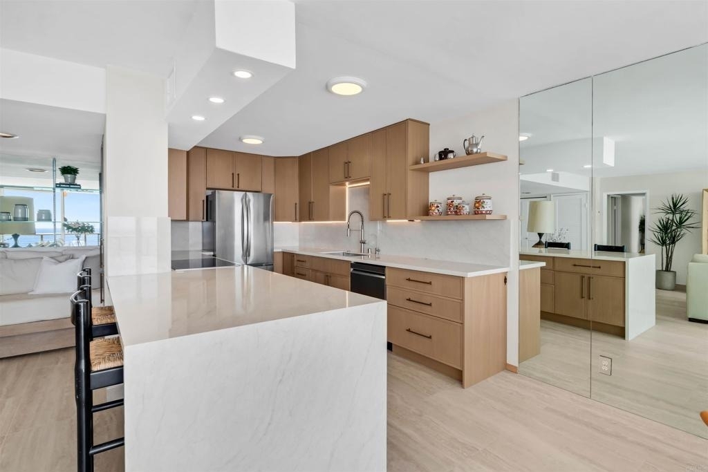 1720 Avenida Del Mundo - Photo 10