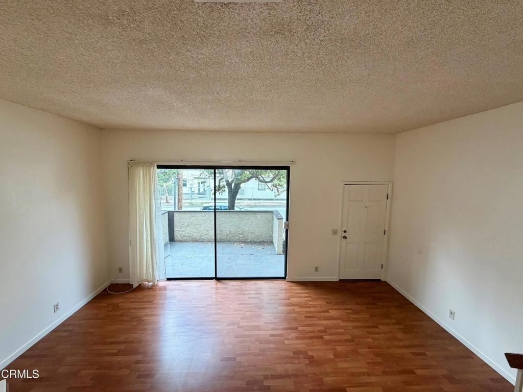 335 Wallis Street - Photo 5