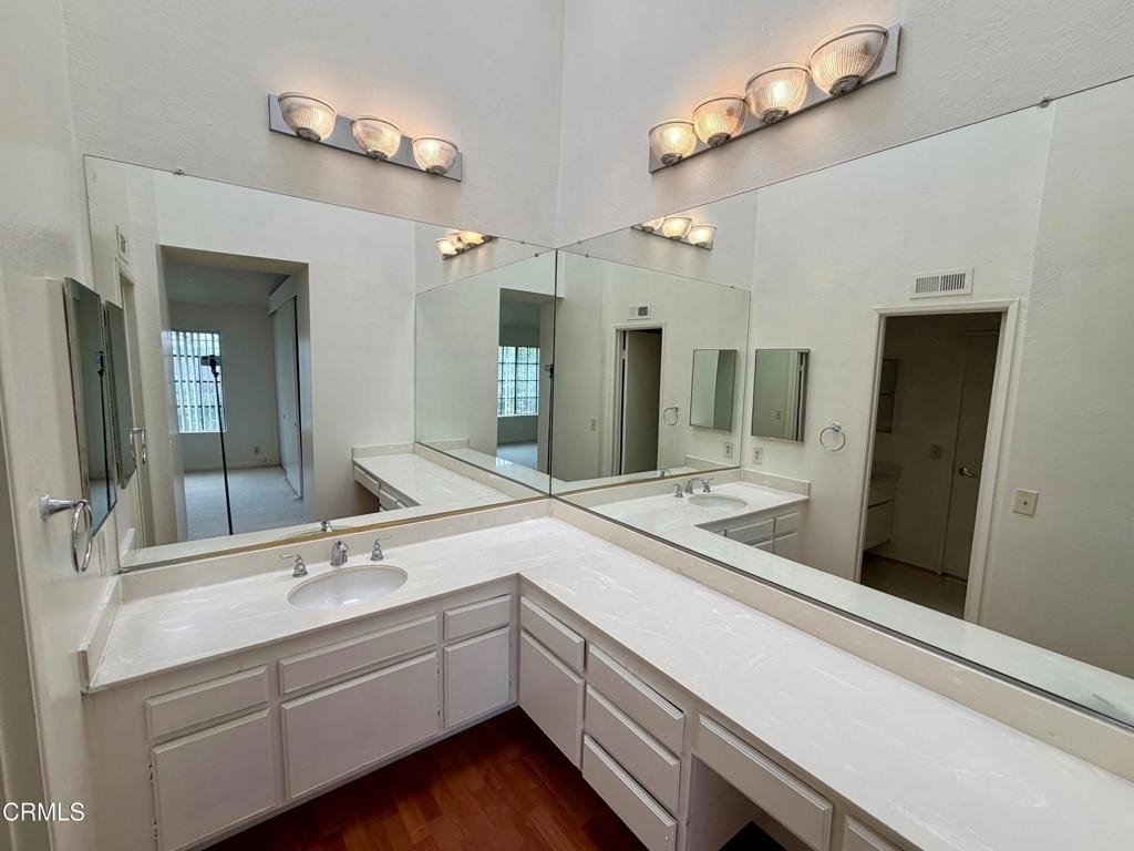 335 Wallis Street - Photo 17