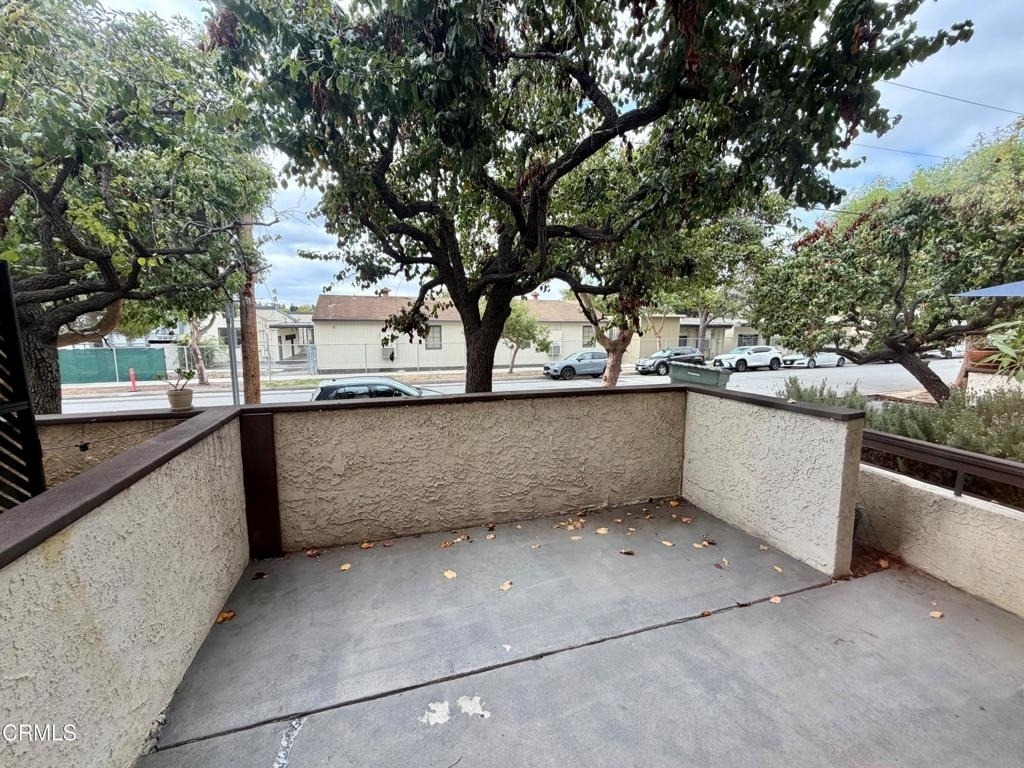 335 Wallis Street - Photo 18