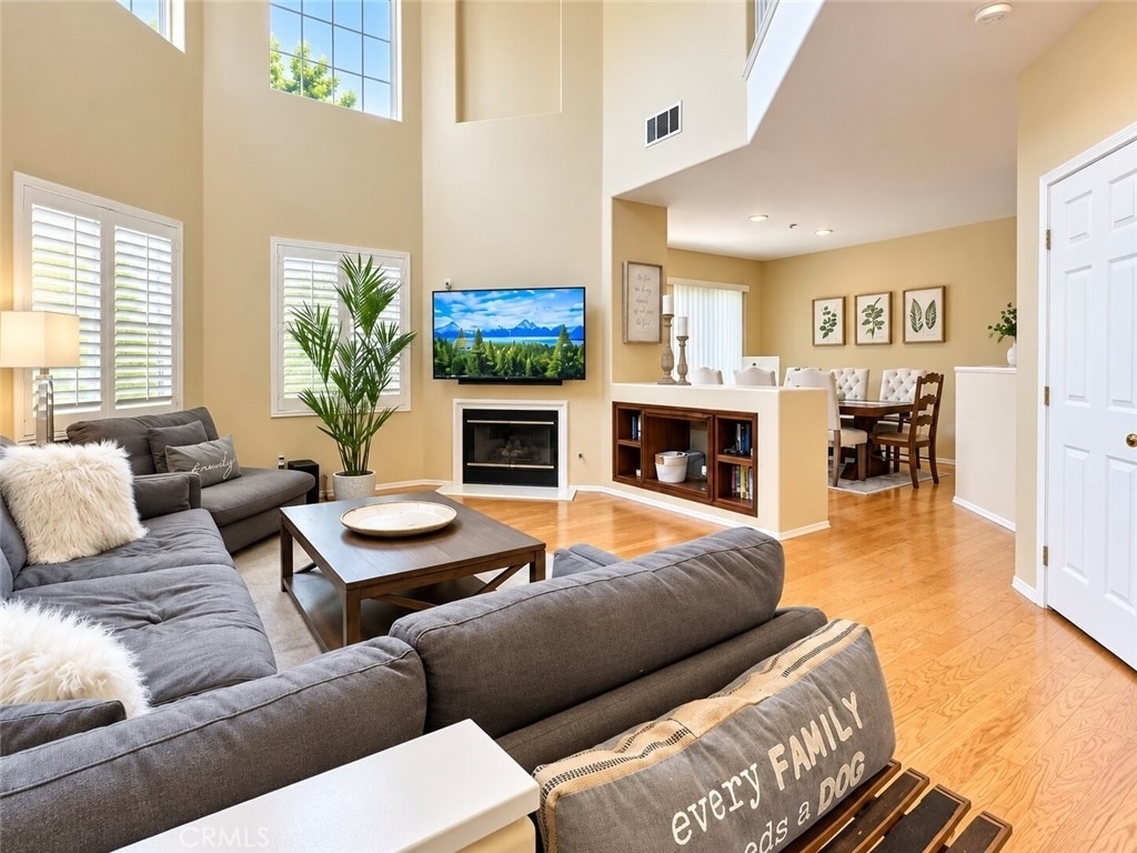 137 Islington - Photo 1