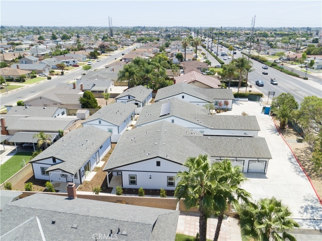 7242 Valley View - Photo 0