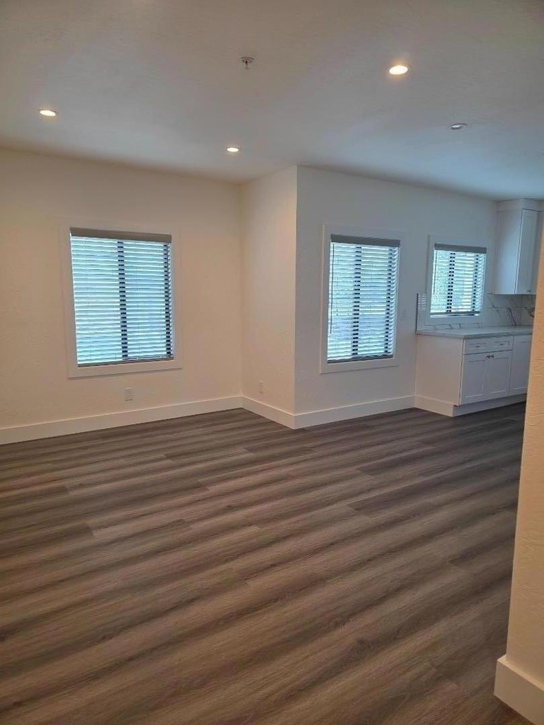 761 Lighthouse Avenue - Photo 8