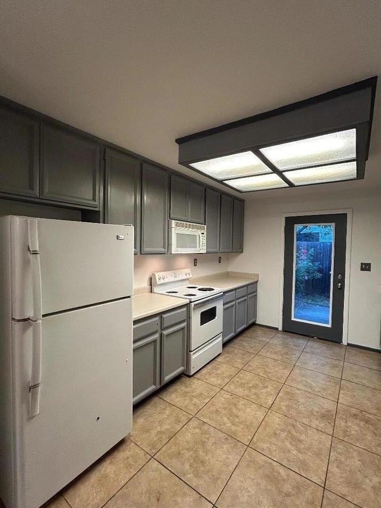 1035 Arbor Drive - Photo 20