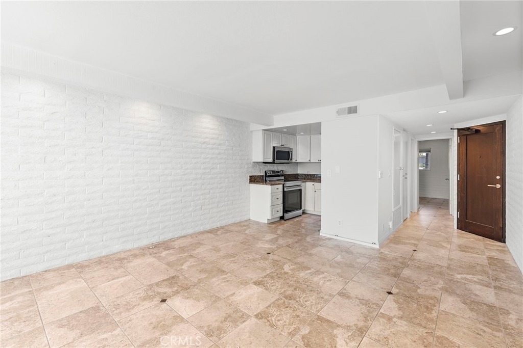 609 Sleepy Hollow Lane - Photo 7