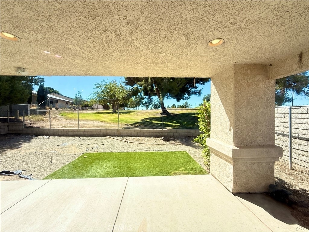 15681 Kingswood Drive - Photo 21