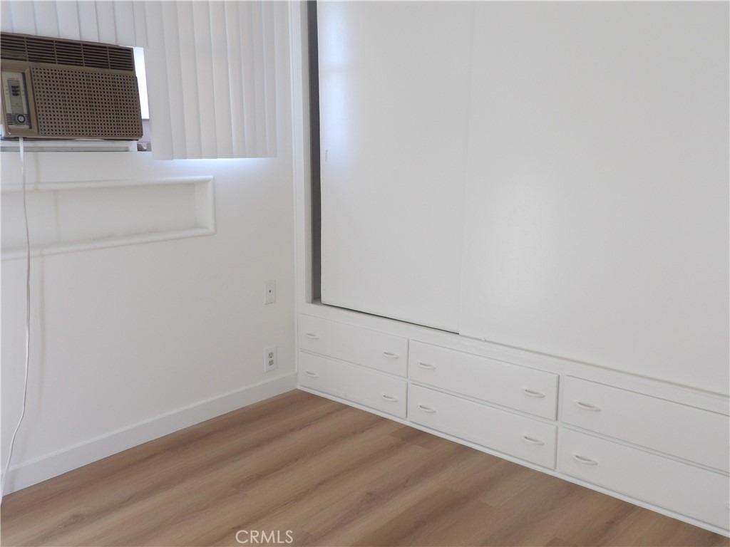1618 1/2 W Gardena - Photo 3