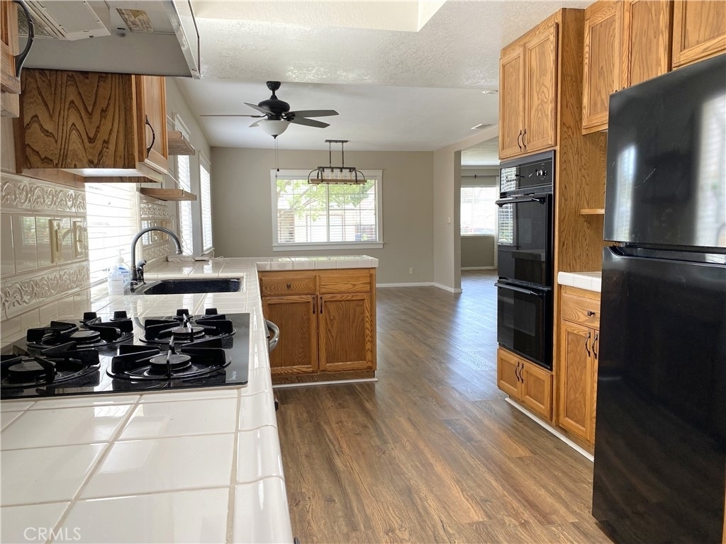 631 Harding Drive - Photo 4
