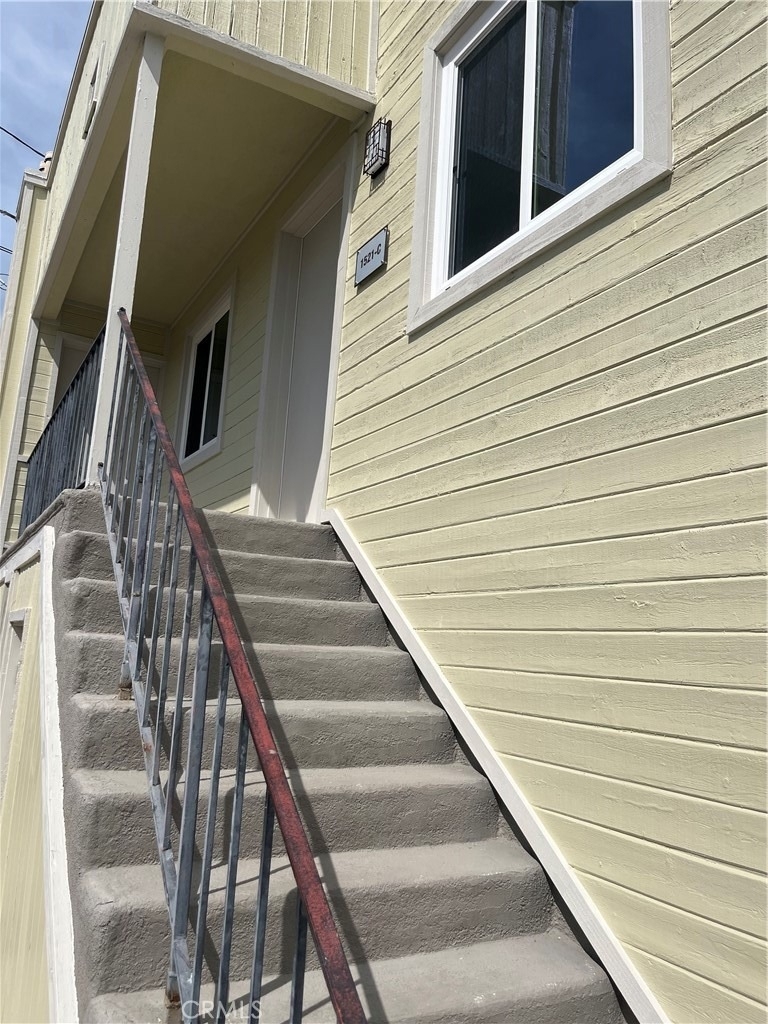 1521 W Glenoaks Boulevard - Photo 1