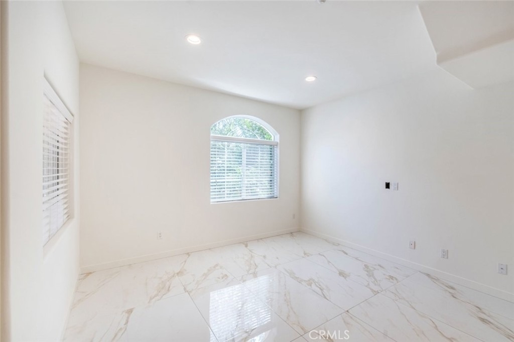 1201 Viola Avenue - Photo 8