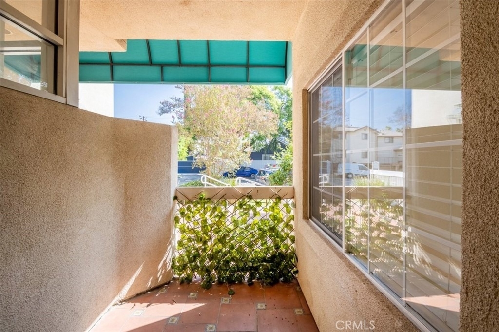 1201 Viola Avenue - Photo 2