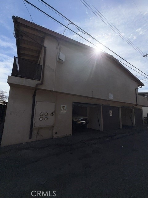 911 N Vineyard Avenue - Photo 5