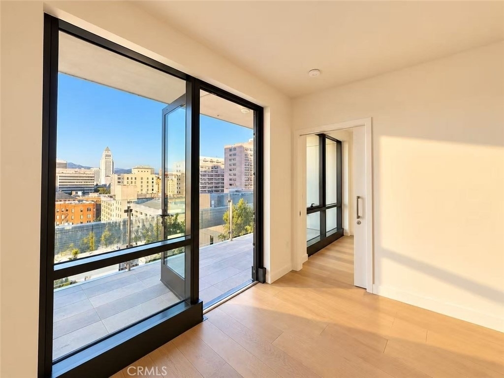 400 S Broadway - Photo 3