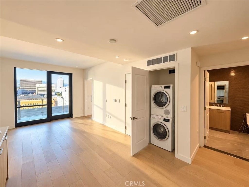 400 S Broadway - Photo 1
