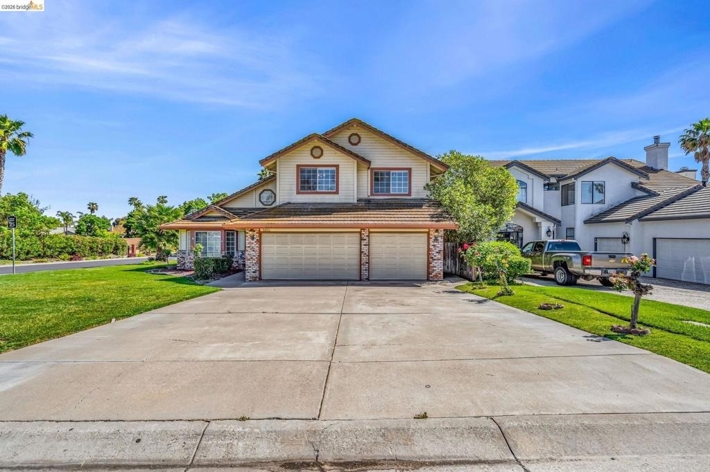 5650 Edgeview Dr - Photo 0