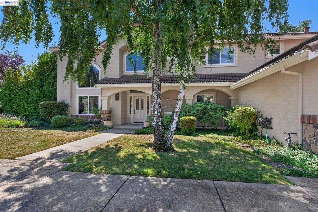 6 Courtney Ln - Photo 1