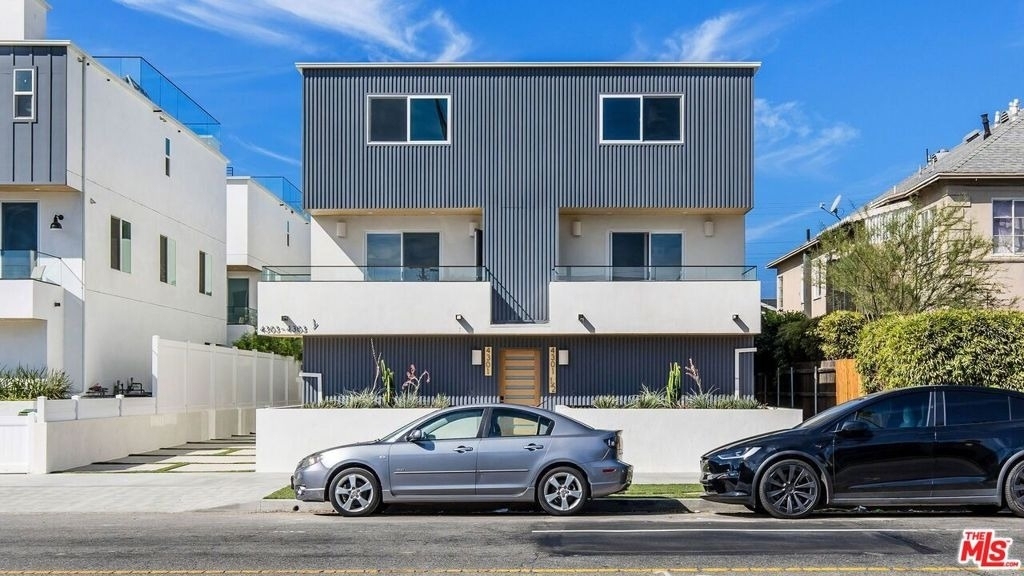 4303 Tujunga Avenue - Photo 0