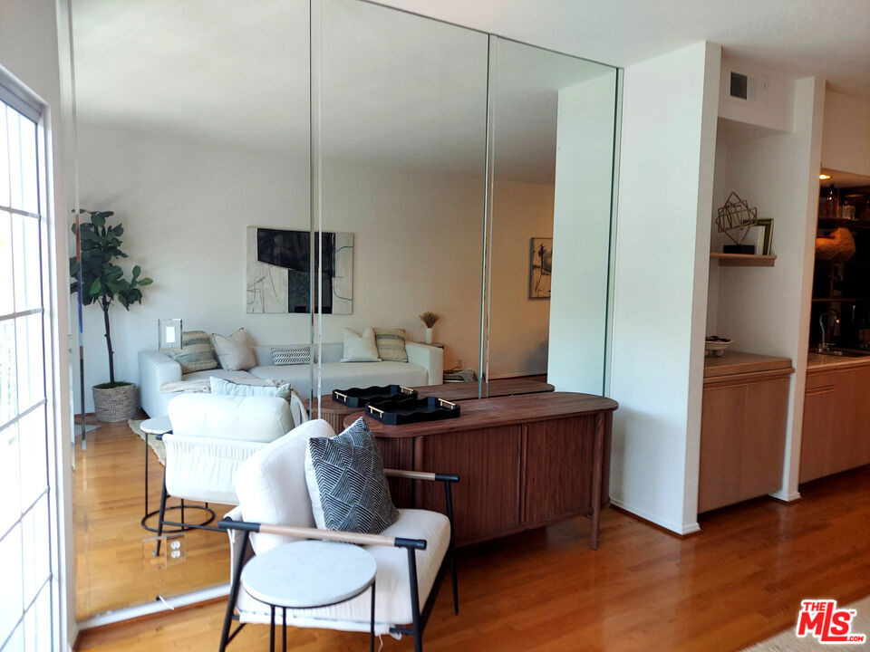 10650 Kinnard Avenue - Photo 8