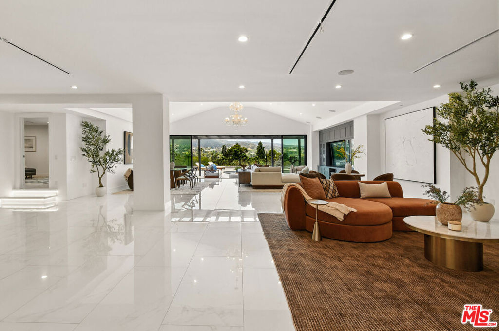 4423 Bergamo Drive - Photo 7