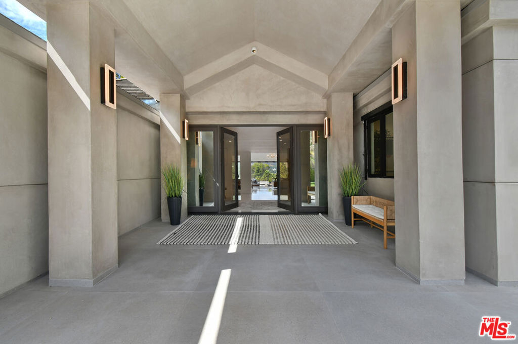 4423 Bergamo Drive - Photo 3