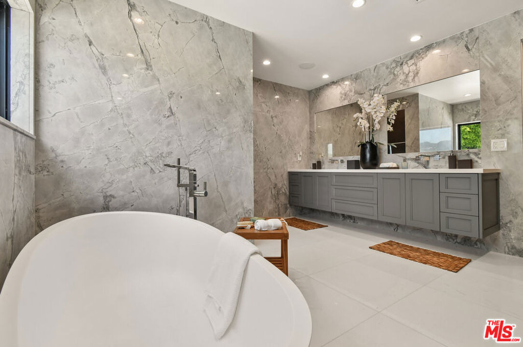 4423 Bergamo Drive - Photo 37