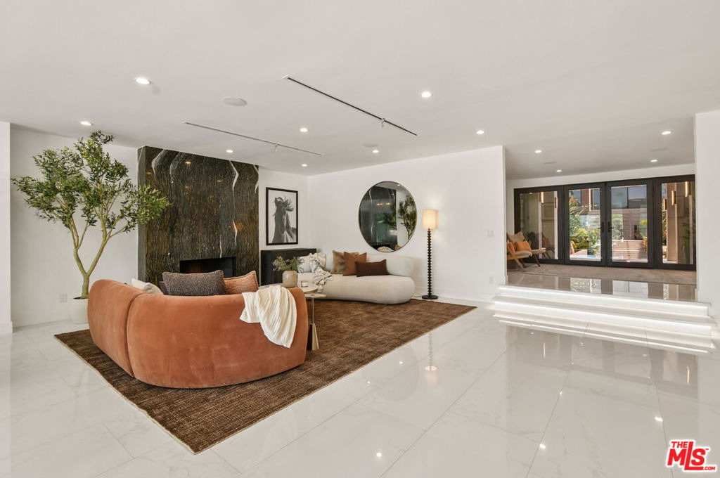 4423 Bergamo Drive - Photo 8