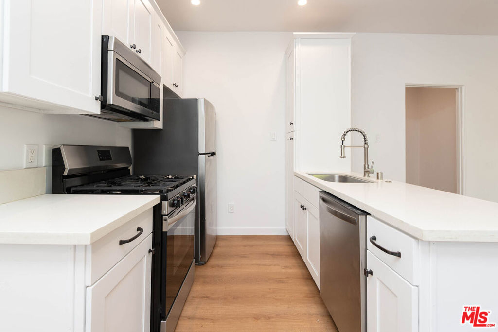 7714 Rosewood Avenue - Photo 4