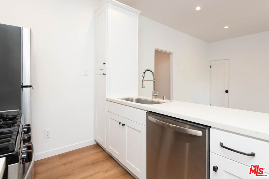 7714 Rosewood Avenue - Photo 5