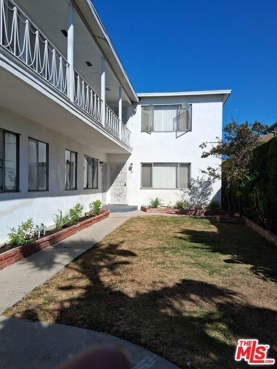 7208 S La Cienega Boulevard - Photo 4