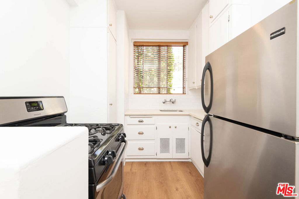 9025 Rangely Avenue - Photo 7