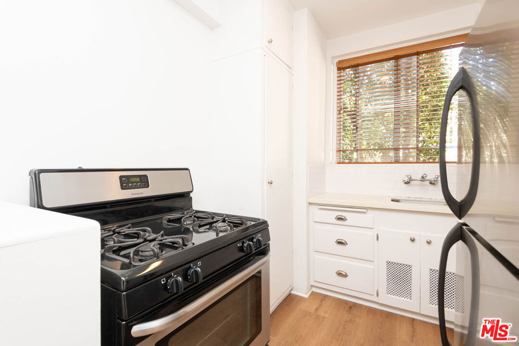 9025 Rangely Avenue - Photo 8