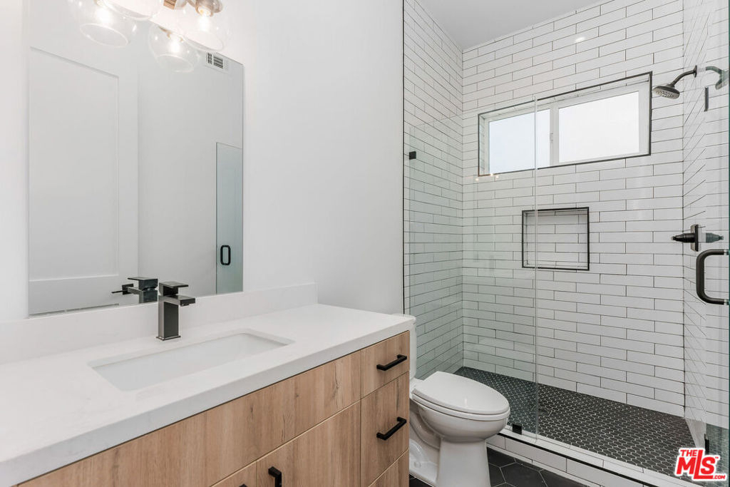 1821 N Ashmore Street - Photo 6