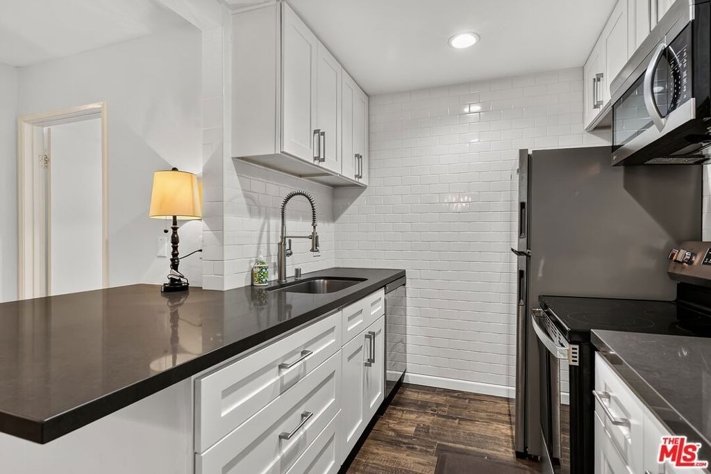 7742 Redlands Street - Photo 8