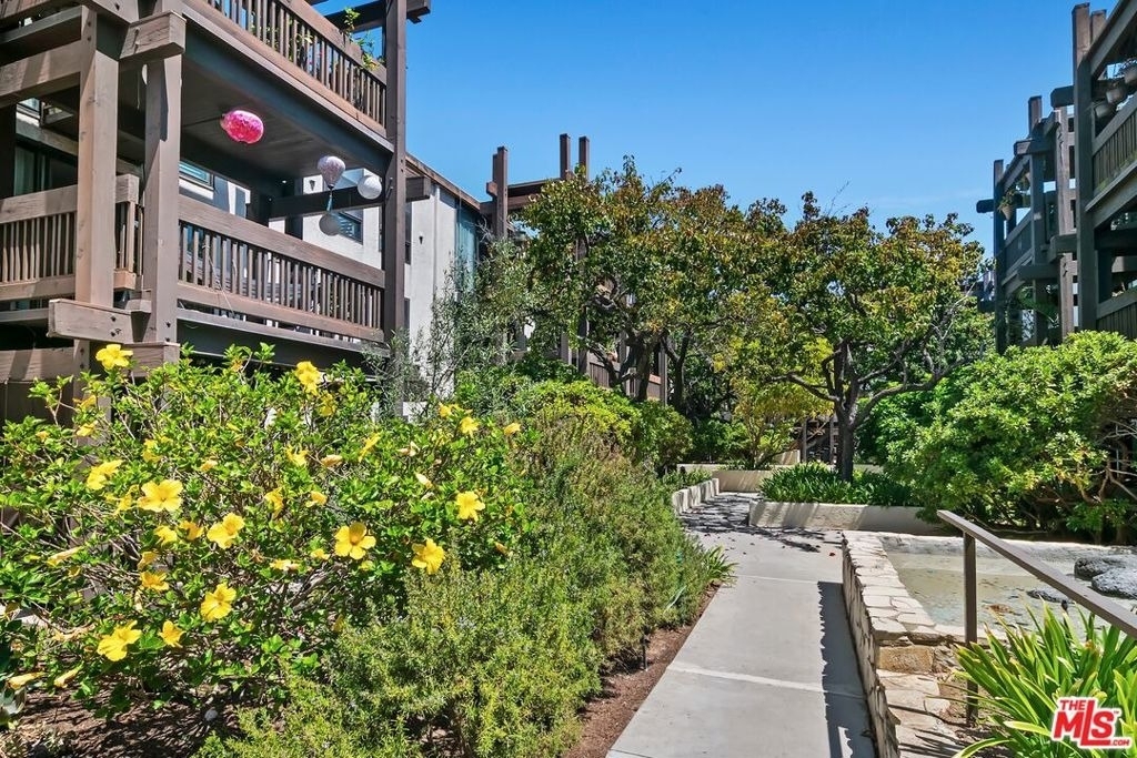 7742 Redlands Street - Photo 3