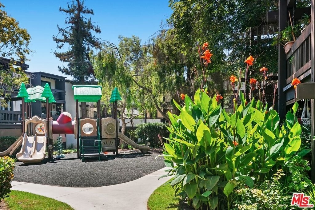 7742 Redlands Street - Photo 28