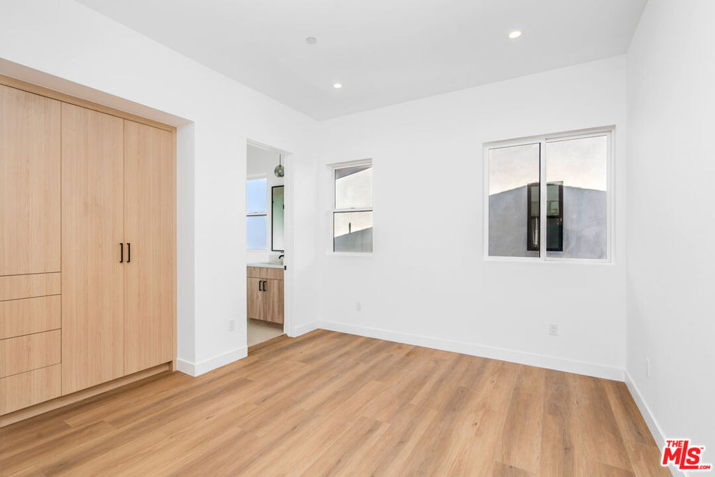 10819 Morrison Street - Photo 2