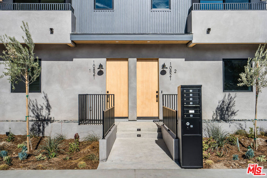 10819 Morrison Street - Photo 11