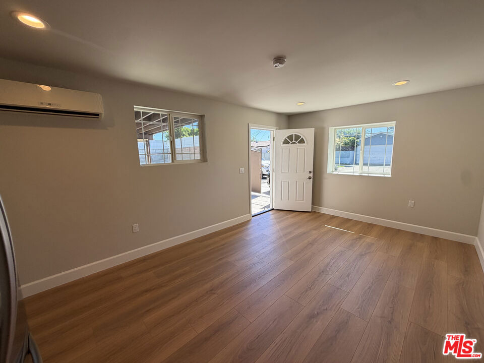7038 Alcove Avenue - Photo 4