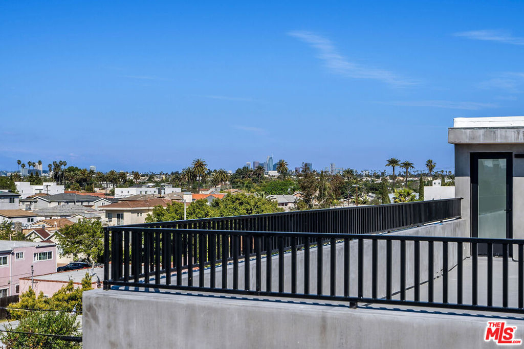 2206 Carmona Avenue - Photo 21